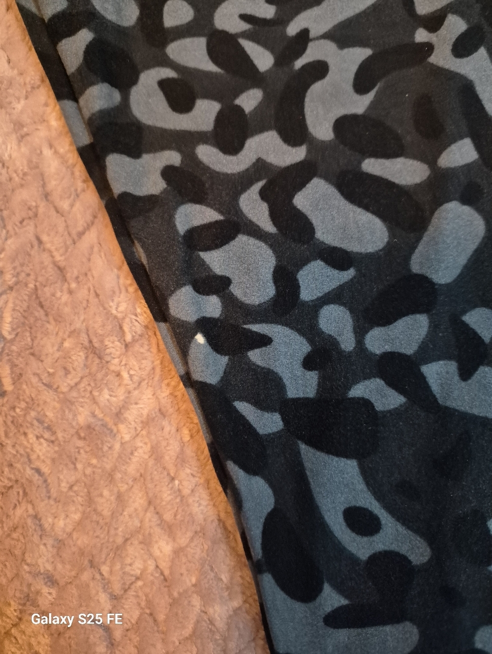 3-Pack Full Length Camo Leggings, Black, Blue & Gray, L/XL, EUC - Picture 10 of 13